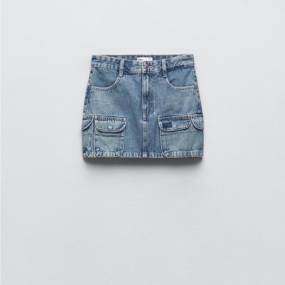 Zara mini cargo skirt